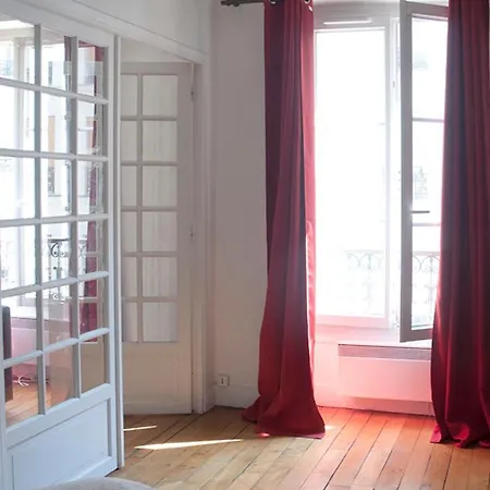 Апартаменты Beautiful Place Near Pere-lachaise Париж